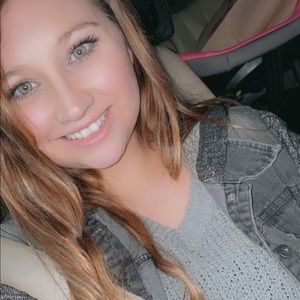 Meet your Posher, Sarina